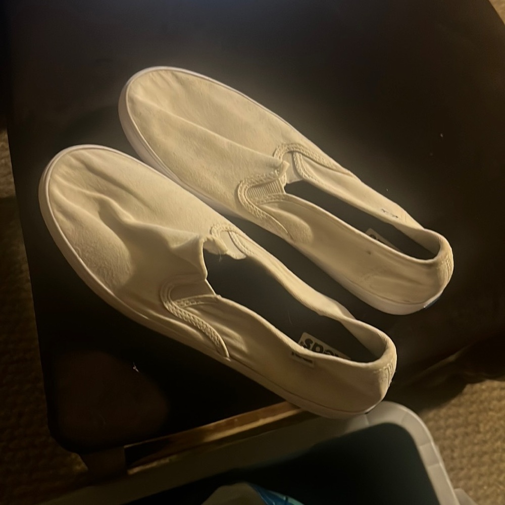 Size 7 White Keds